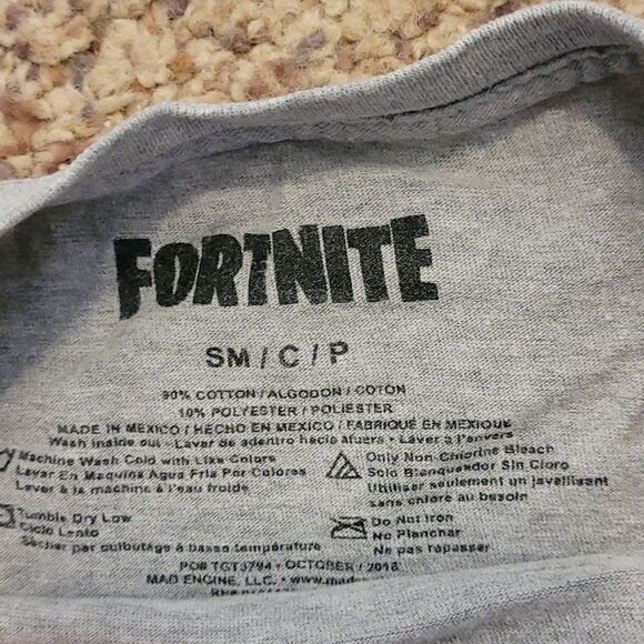 Fortnite gray Llama tshirt small - Picture 2 of 3